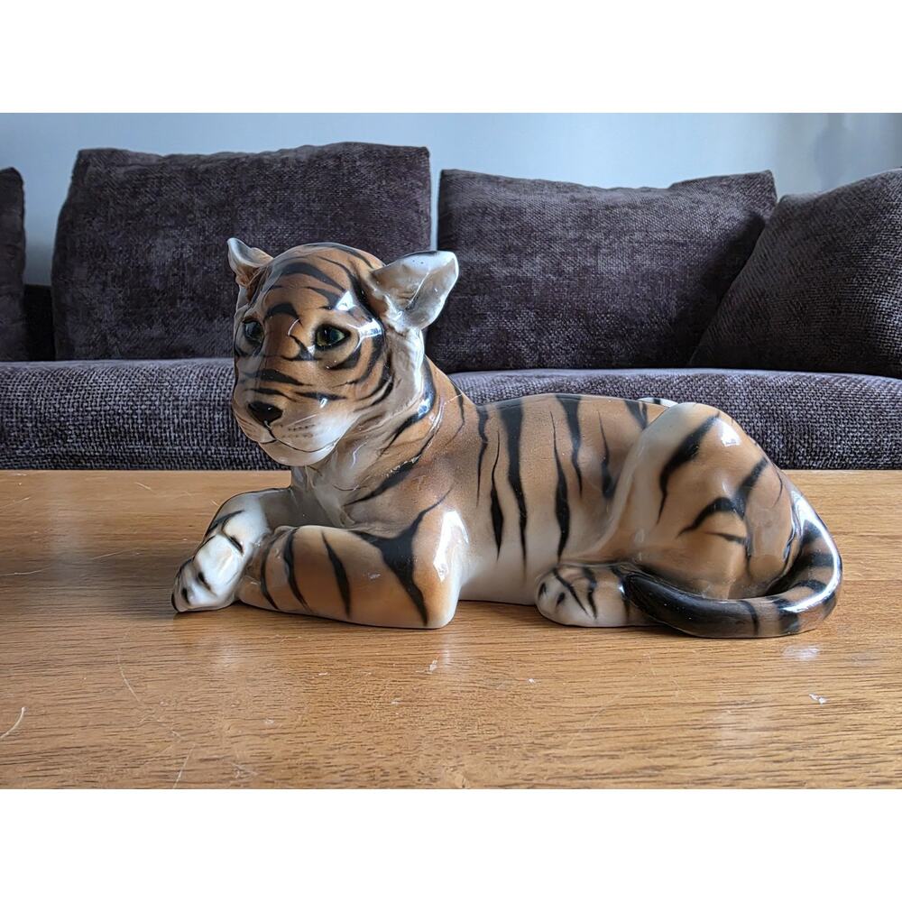 Vintage Wien Keramos Knight Ceramics Austria Sitting Tiger Statue Figurine READ